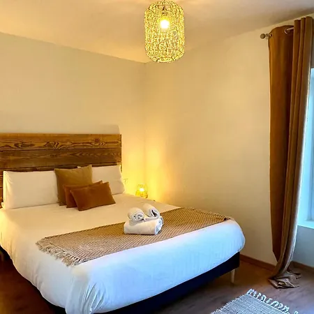 Les Pierres Dorees, Demeure De Caractere Montels (Ariege)