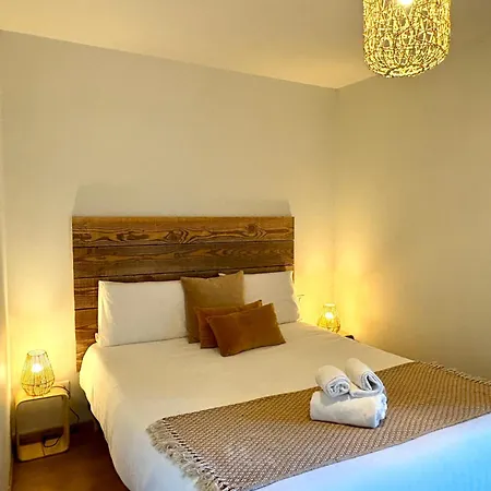 Les Pierres Dorees, Demeure De Caractere *