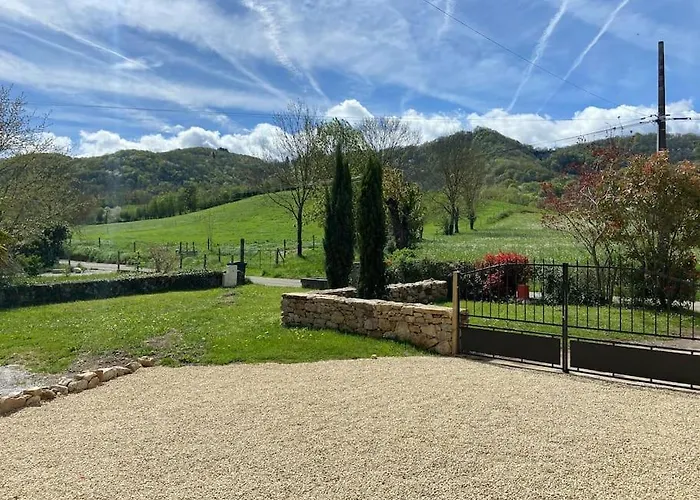 Casa de Férias Les Pierres Dorees, Demeure De Caractere *