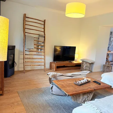 Holiday home Les Pierres Dorees, Demeure De Caractere *