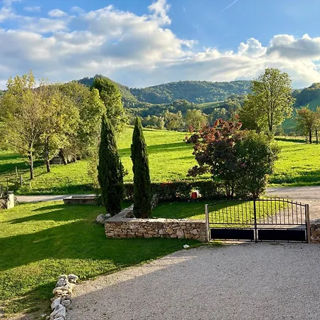 Holiday home Les Pierres Dorees, Demeure De Caractere *