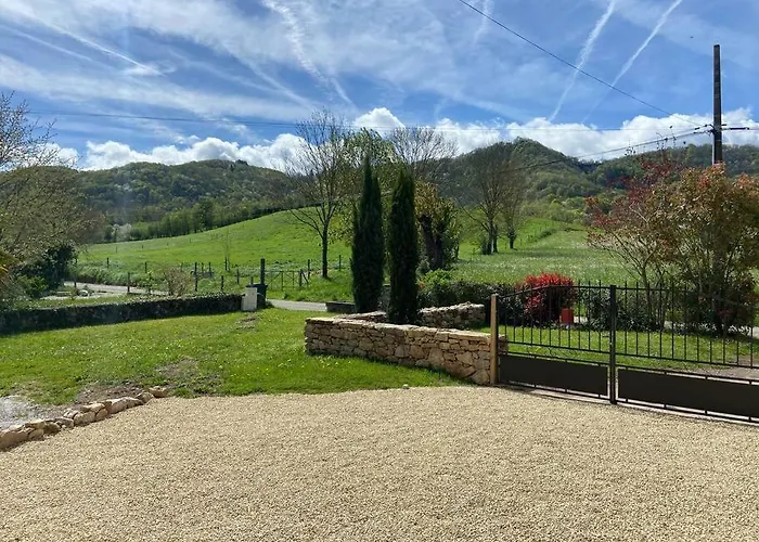 Les Pierres Dorées, Demeure De Caractère *